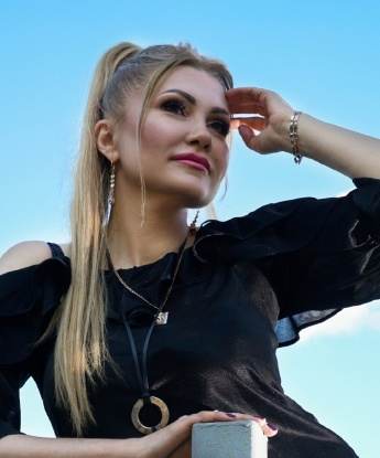 Со мной ты окунешься в мир страсти и наслаждения. Я опытная индивидуалка, готовая превратить все твои фантазии в реальность. Мое главное желание - удовлетворить тебя по полной программе. Встреча со мной - это незабываемое приключение, которое ты захочешь повторить снова и снова. Мои услуги широчайшие: классический секс, оральные ласки, массаж и многое другое. У меня множество положительных отзывов, которые только подтверждают мою мастерство и индивидуальный подход к каждому клиенту. Фото настоящие и соответствуют действительности - без обмана. Жду тебя в Москве, чтобы воплотить все твои желания! 💋 2197, 42 года